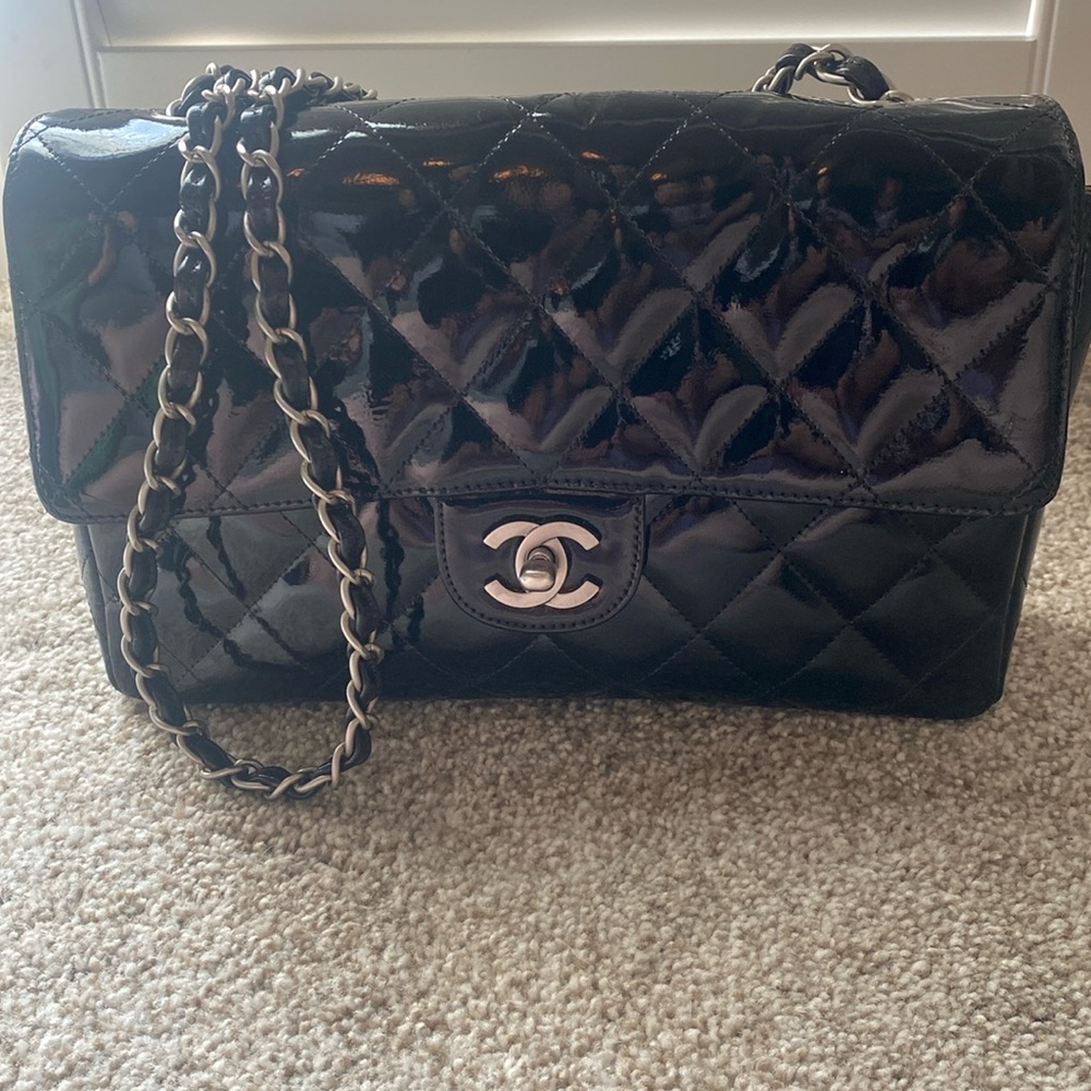 ❌SOLD❌Vintage Chanel Patent Medium Flap Bag